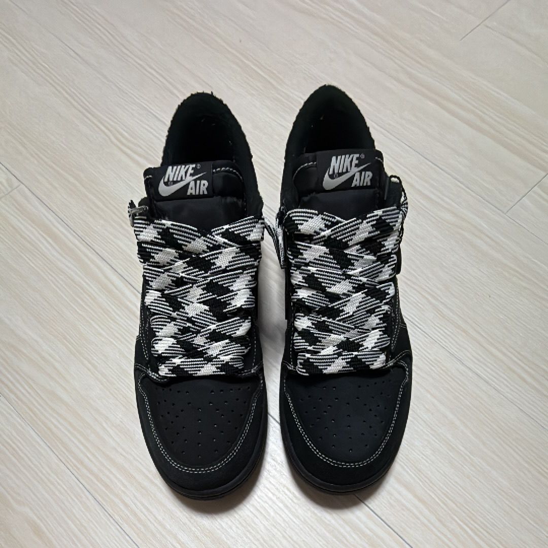 Travis Scott × Nike Air Jordan 1 Low OG SP "Black Phantom"