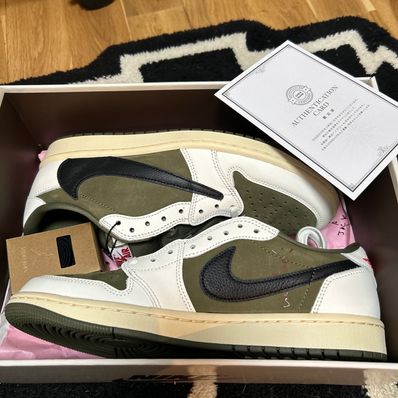 Travis Scott × Nike Air Jordan 1 Low OG SP "Reverse Olive"