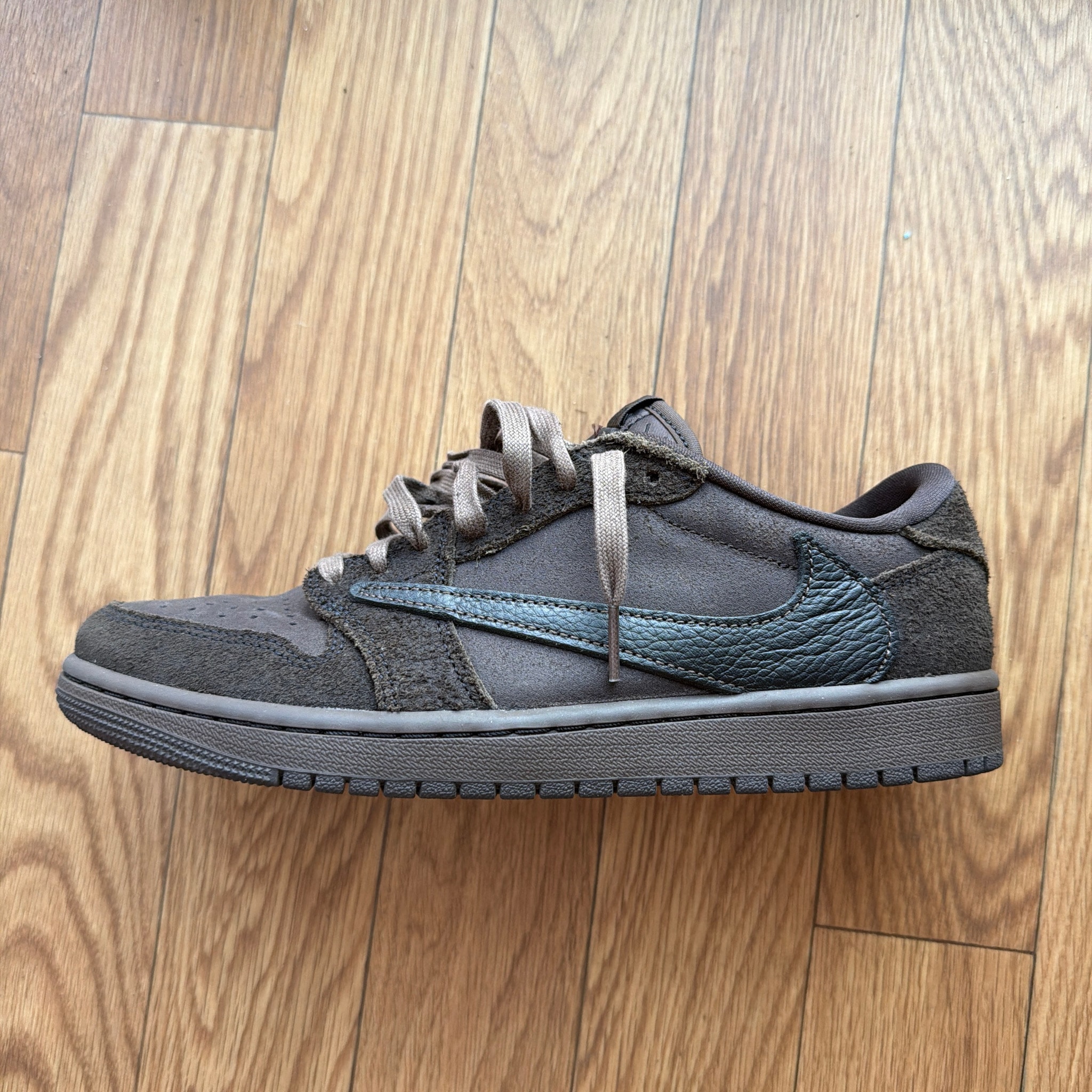 Travis Scott × Nike Air Jordan 1 Low OG SP "Velvet Brown and Dark Mocha"