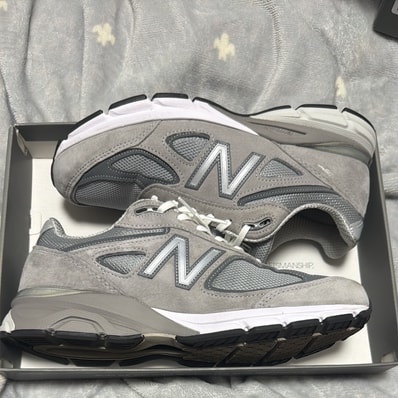 New Balance 990V4 "Grey Silver"