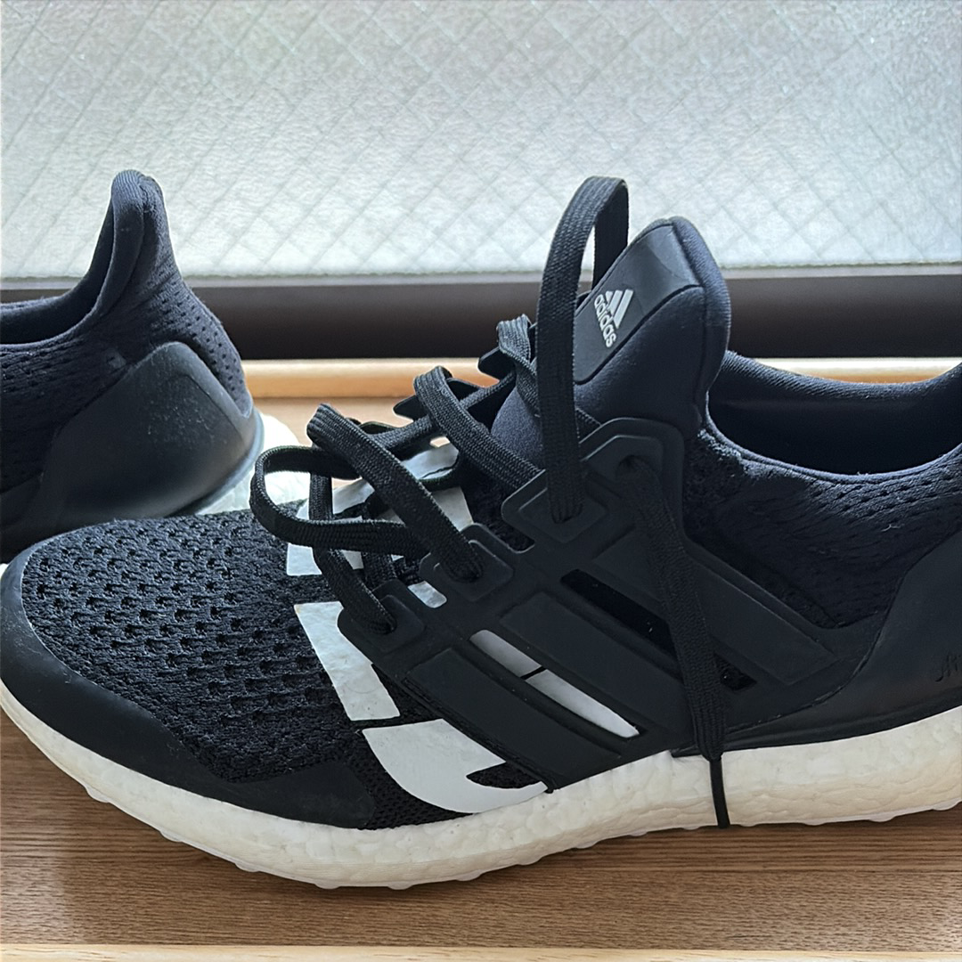 アンディフィーテッド × アディダス ウルトラブースト "ブラック/ホワイト"
