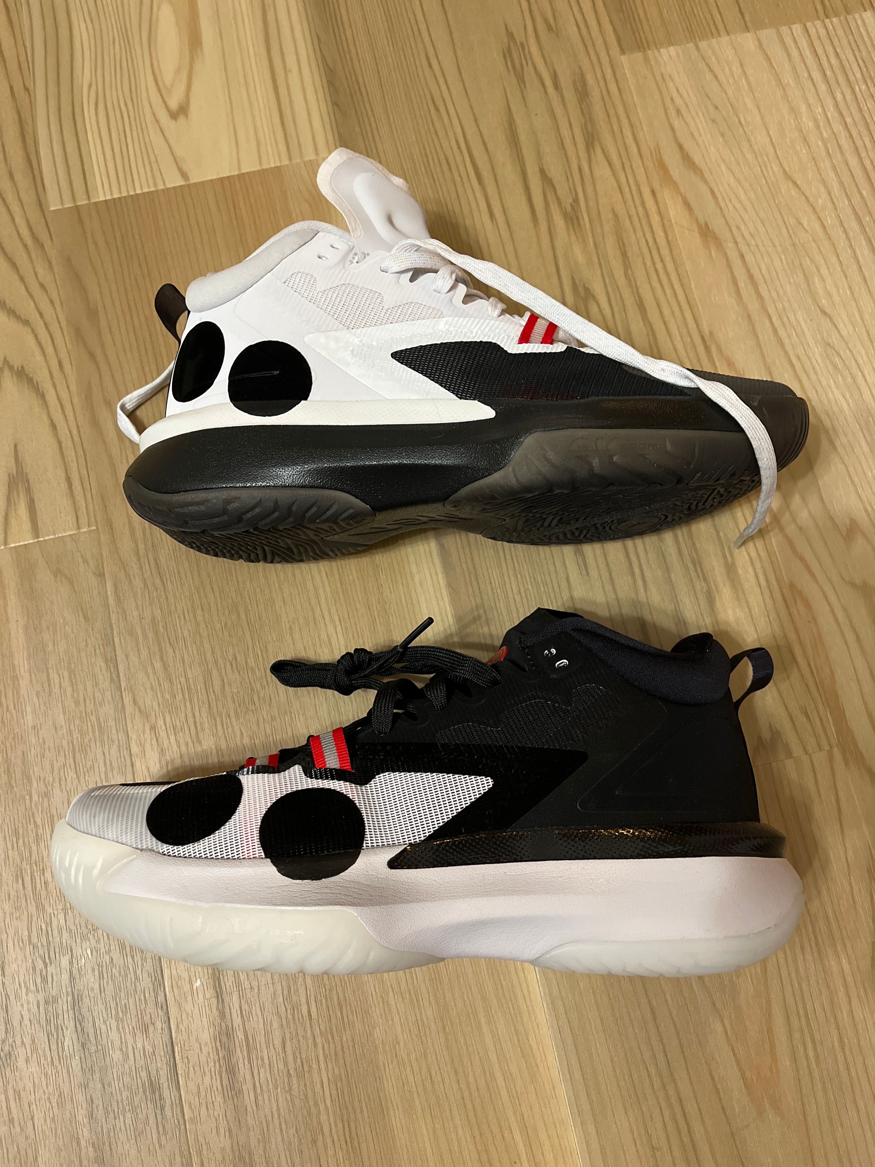 Naruto × Nike Jordan Zion 1 SP "White and University Red"