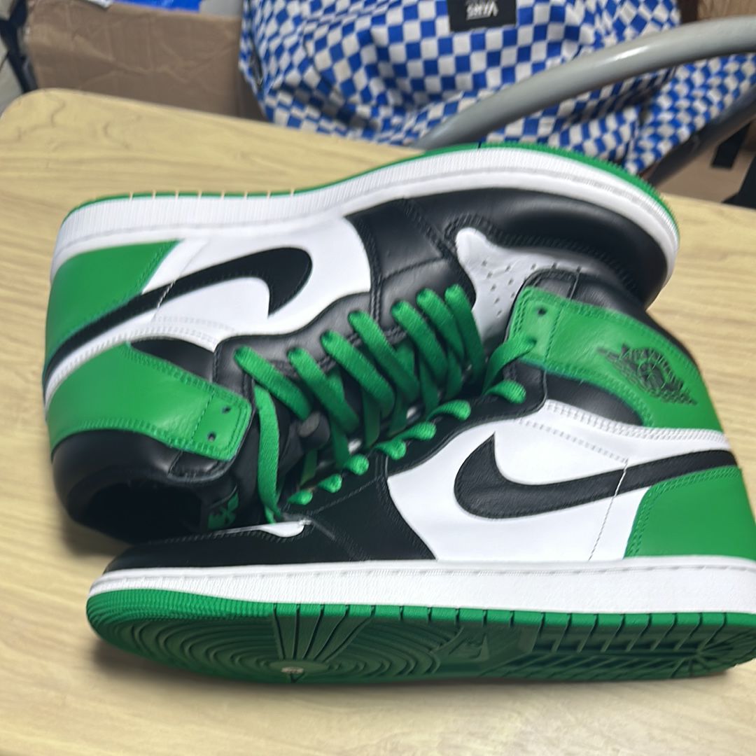 Nike Air Jordan 1 Retro High OG "Celtics/Black and Lucky Green" (2023)