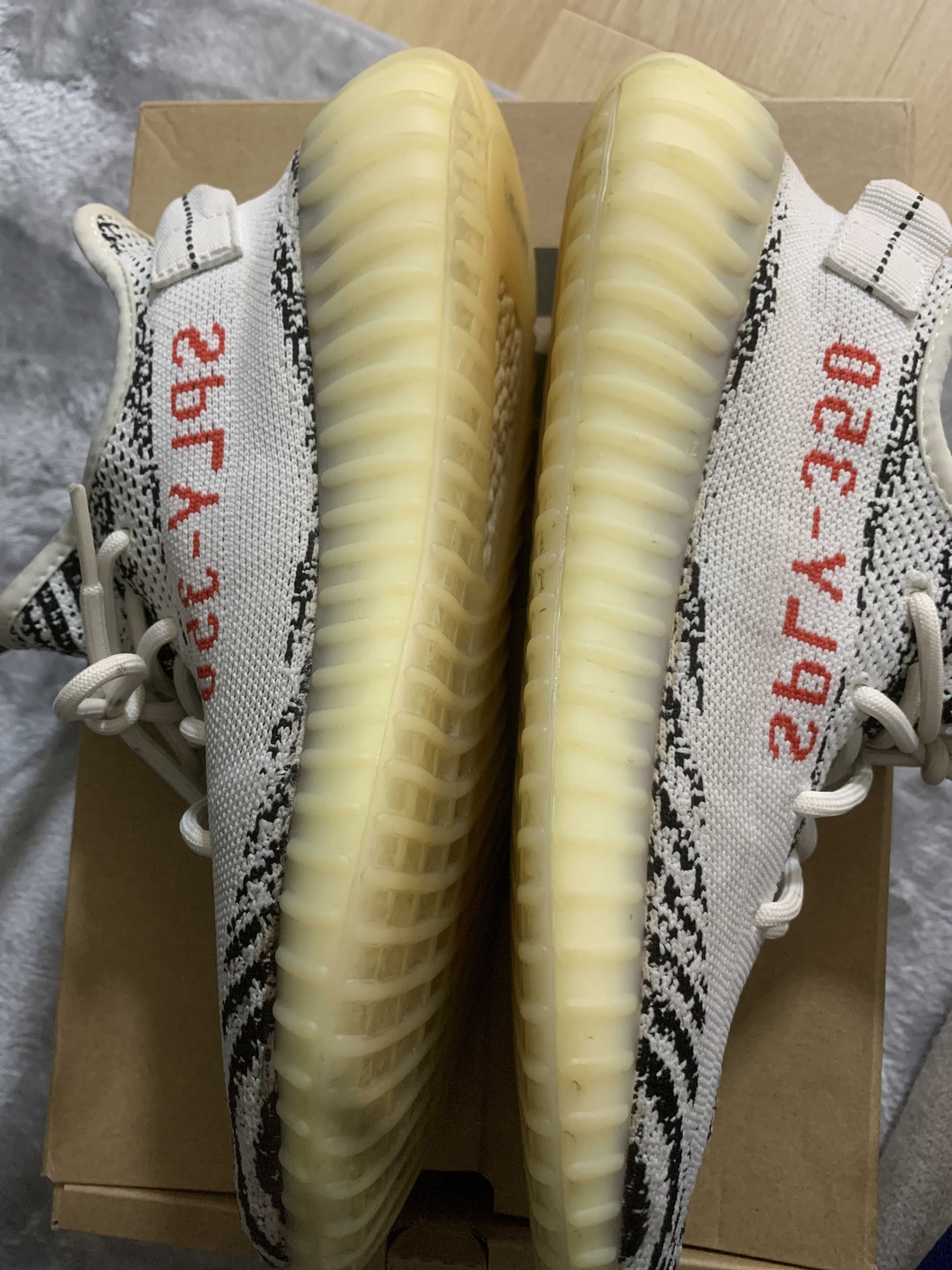 adidas YEEZY Boost 350 V2 "Zebra"