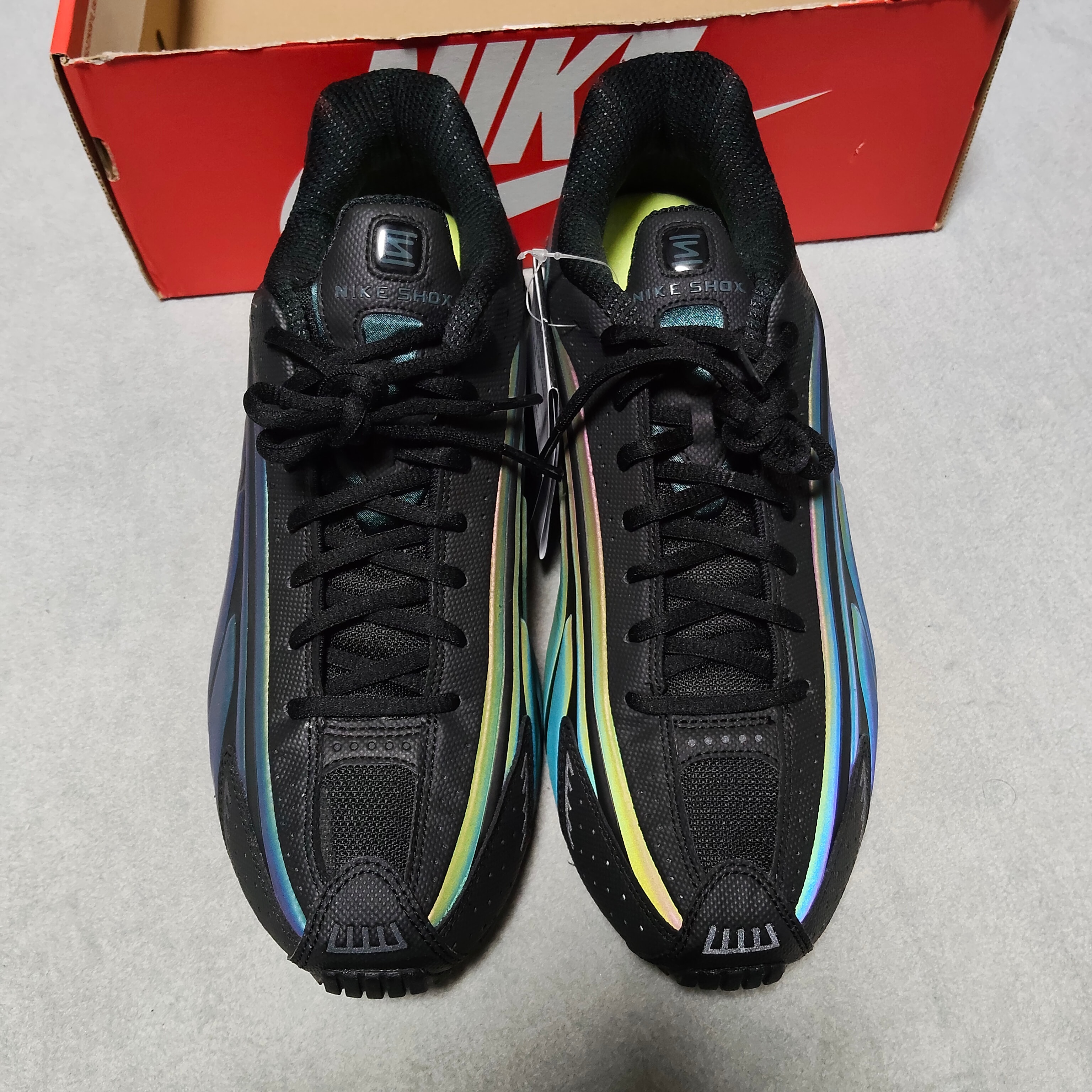 Nike Shox R4 SE "Black/Seaweed/Light Lemon Twist"