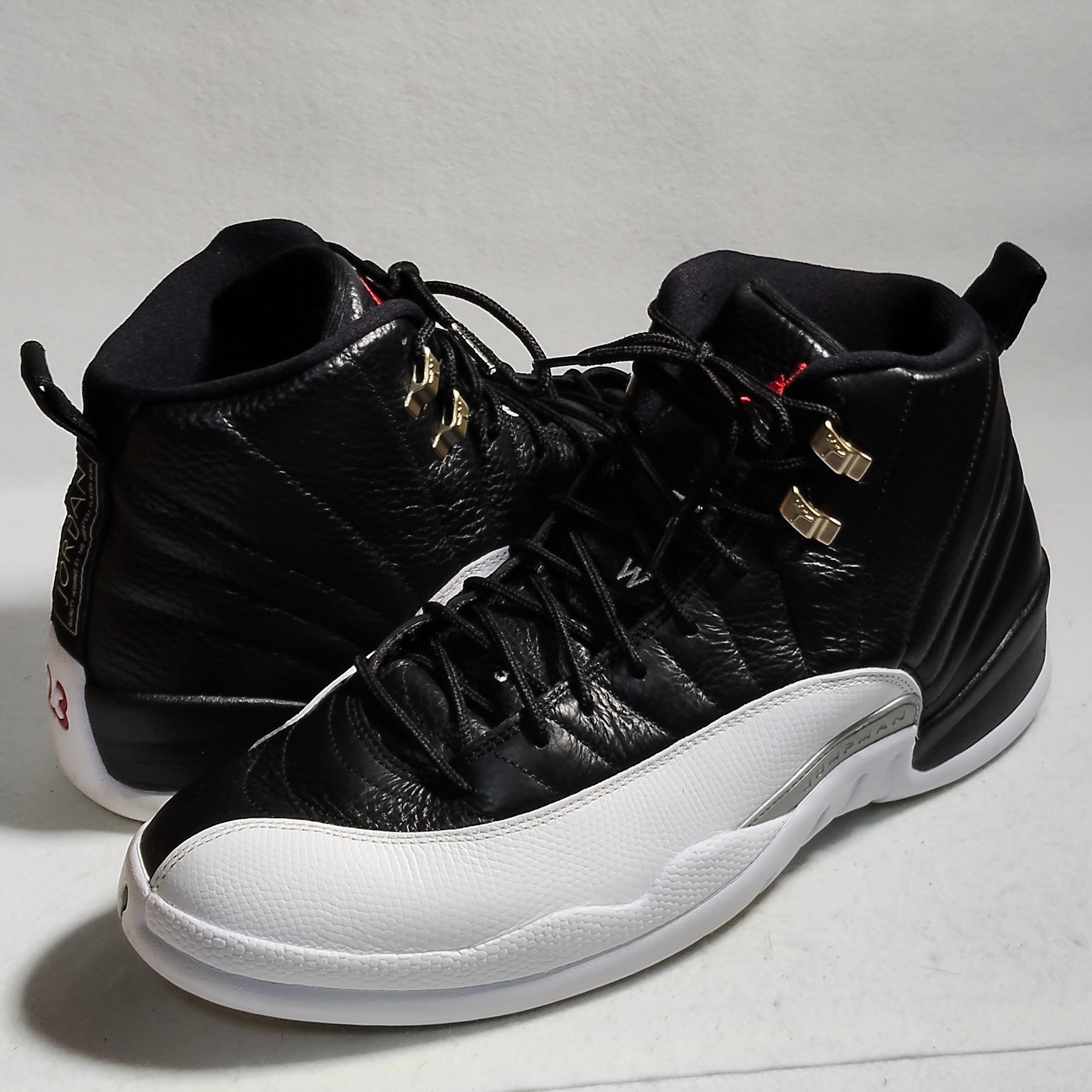 ナイキ エアジョーダン12 "プレイオフ"