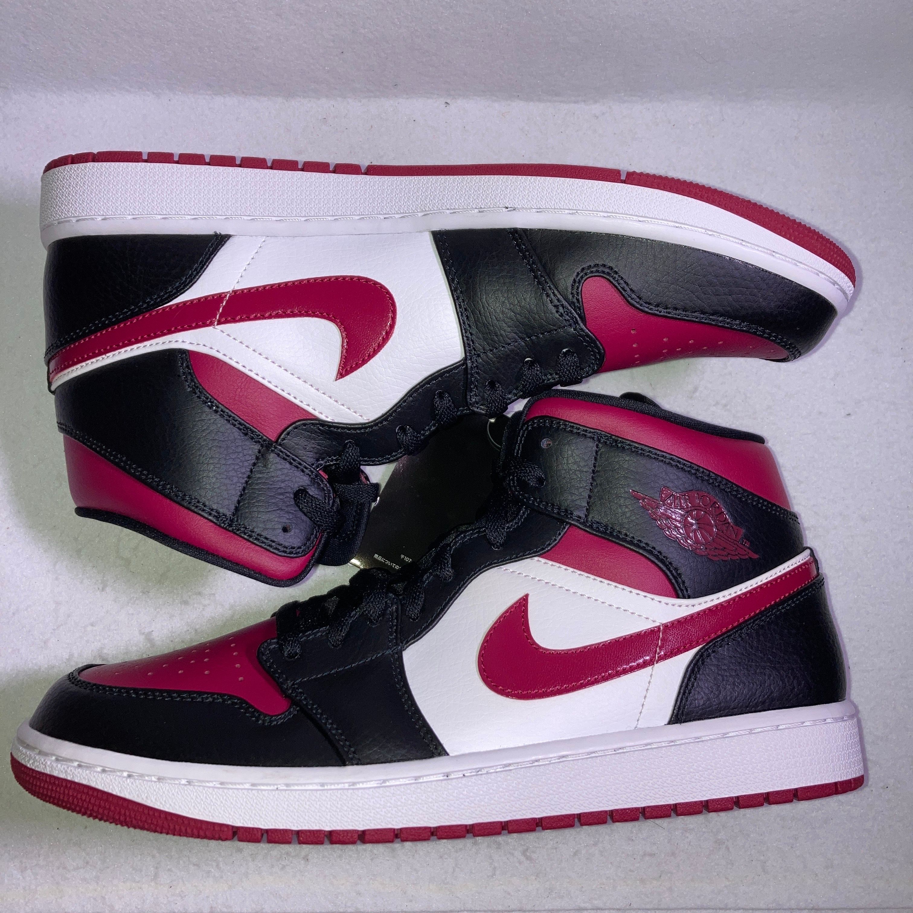 NIKE AIR JORDAN 1 MID "BLACK/RED/WHITE"