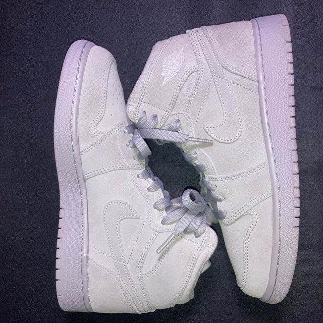 Nike GS Air Jordan 1 Retro High "Grey Suede"