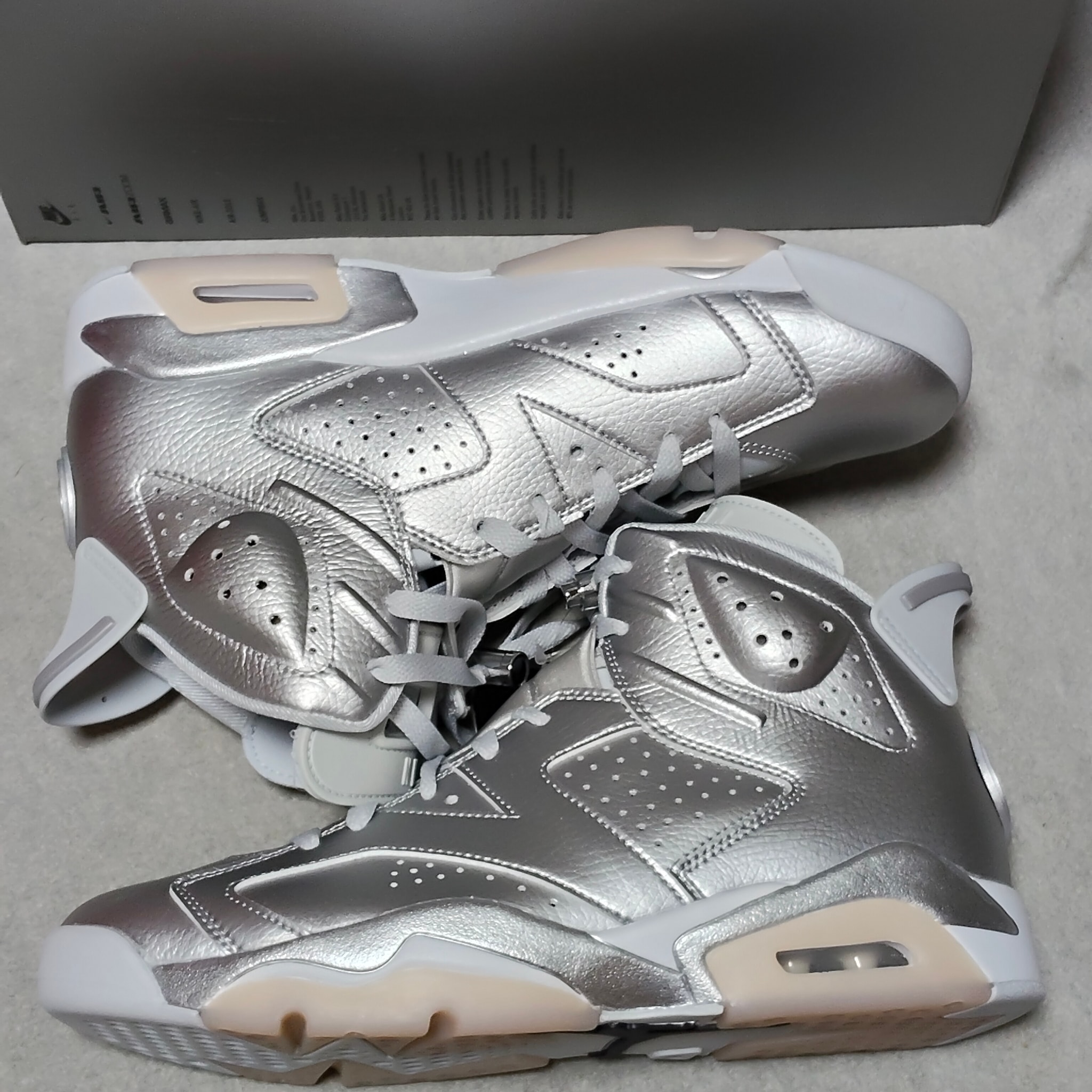 Paris Saint-Germain (PSG) × Nike Air Jordan 6 Retro "Metallic Silver"