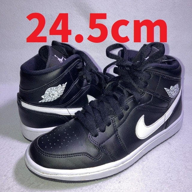NIKE Women's AIR JORDAN 1 MID "BLACK/WHITE"