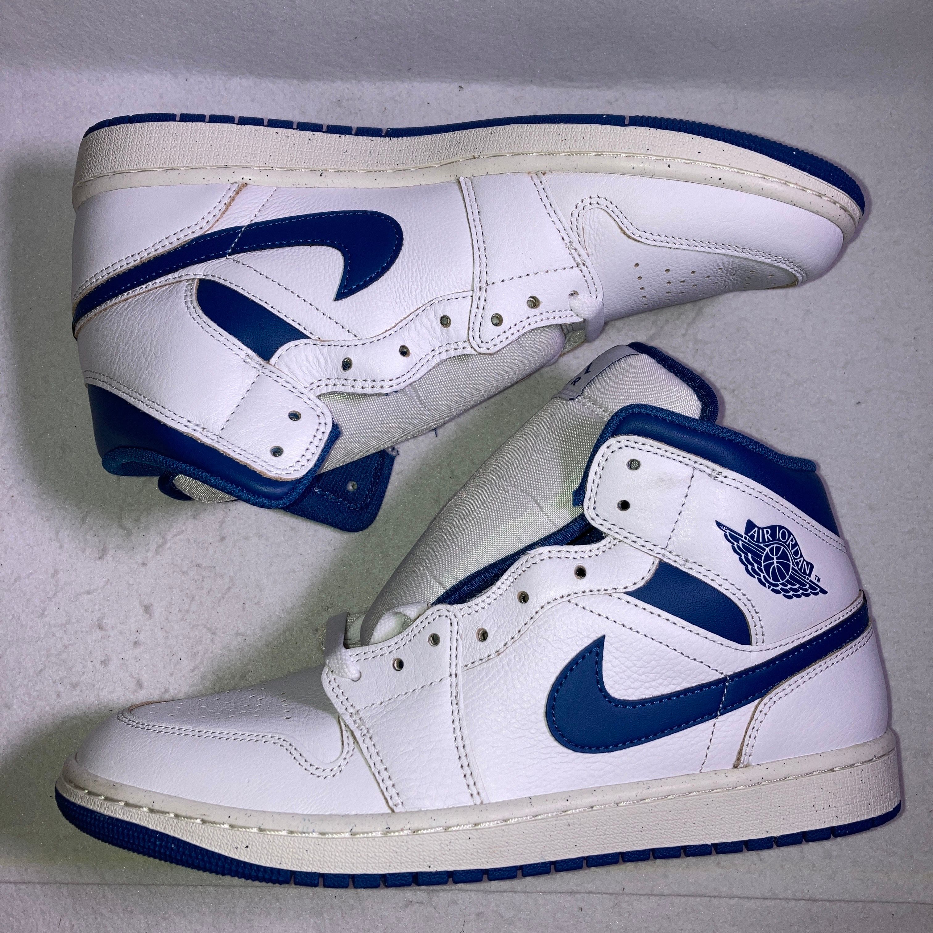 Nike Air Jordan 1 Mid SE "Industrial Blue"