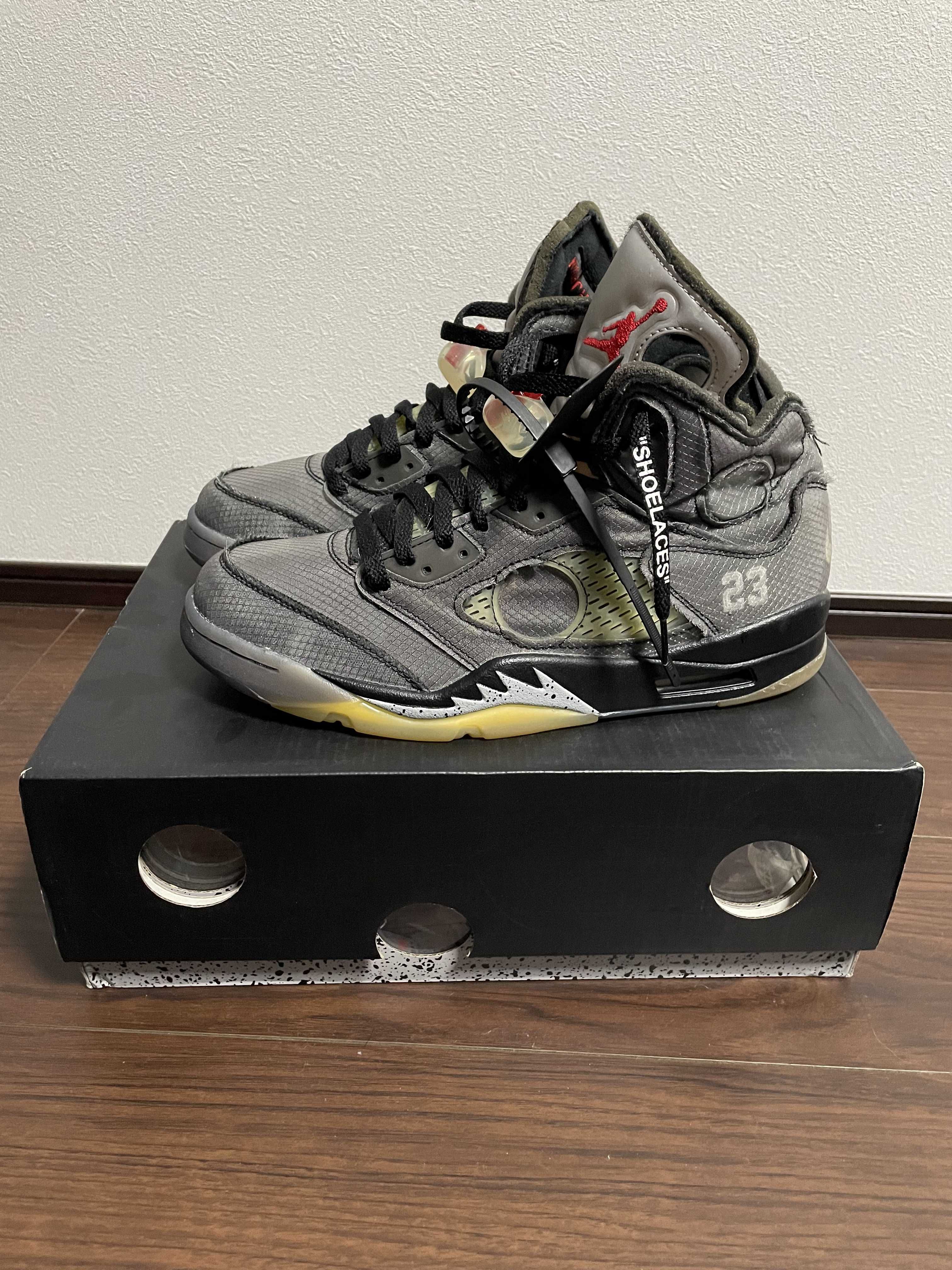 Off-White × Nike Air Jordan 5 "Black/Muslin/Fire Red"