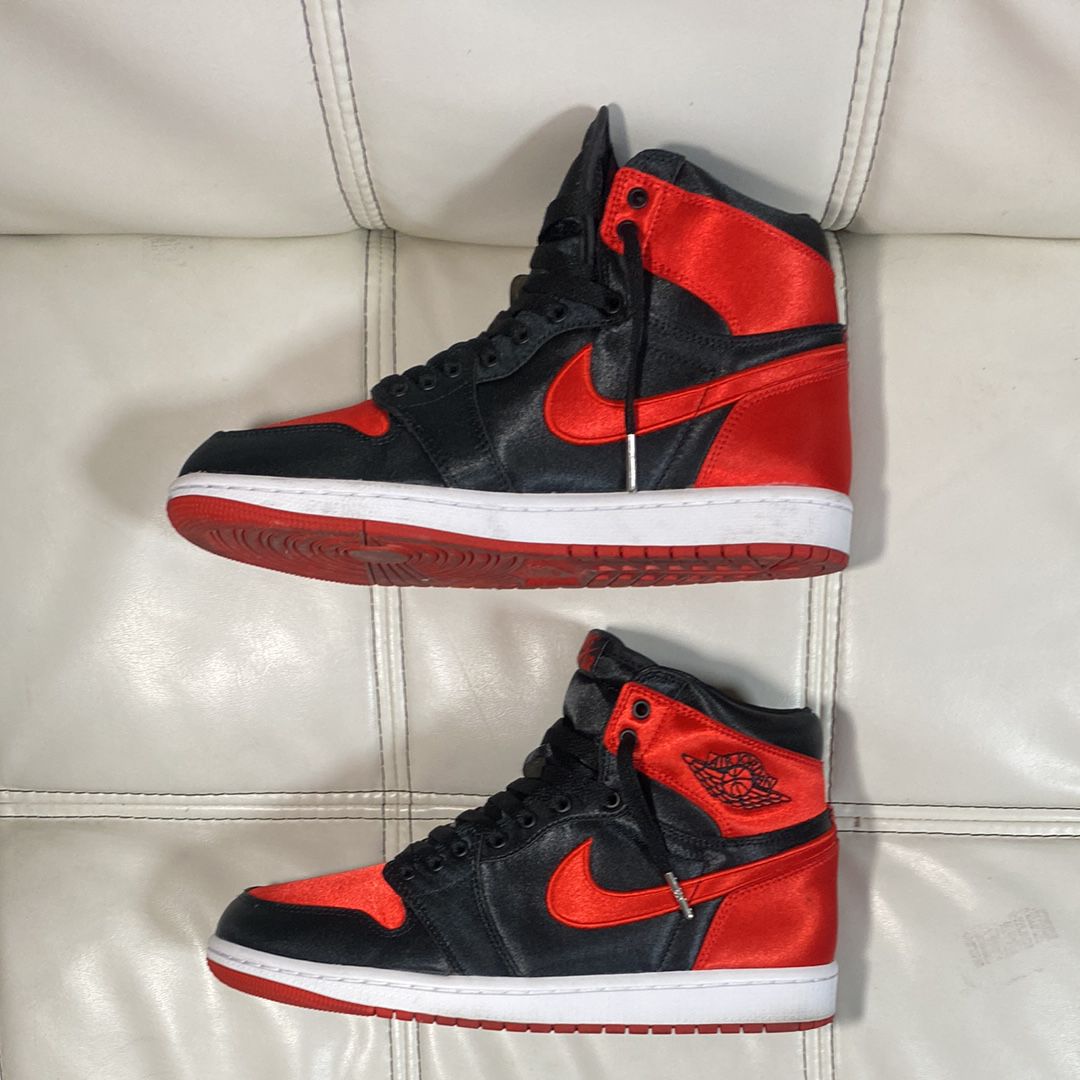 Nike Women's Air Jordan 1 Retro High OG "Satin Bred"