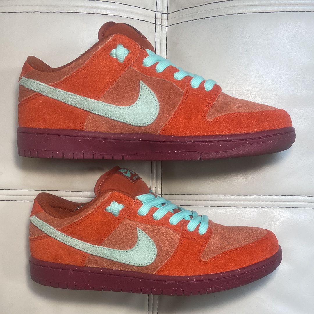 Nike SB Dunk Low Pro PRM "Mystic Red and Rosewood"