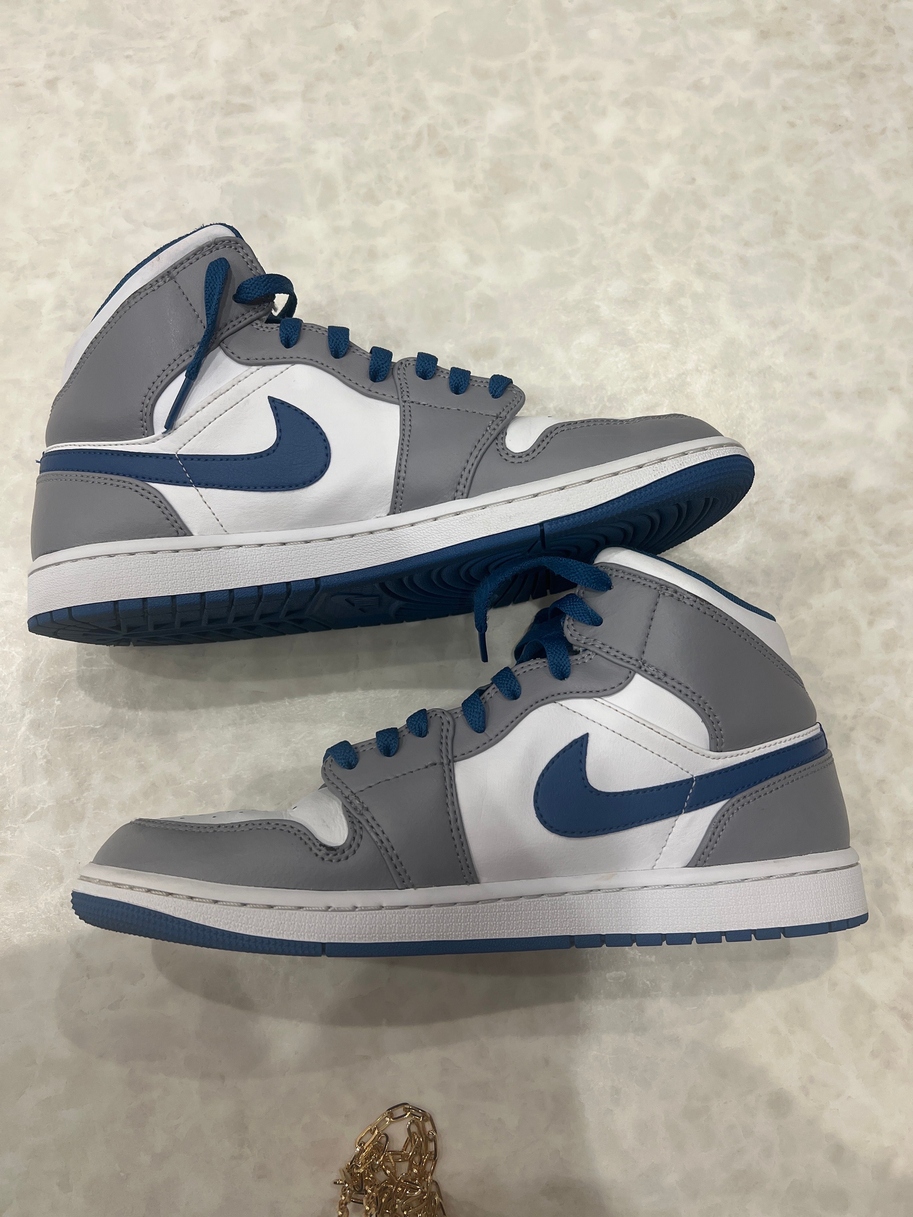 Nike Air Jordan 1 Mid "True Blue"