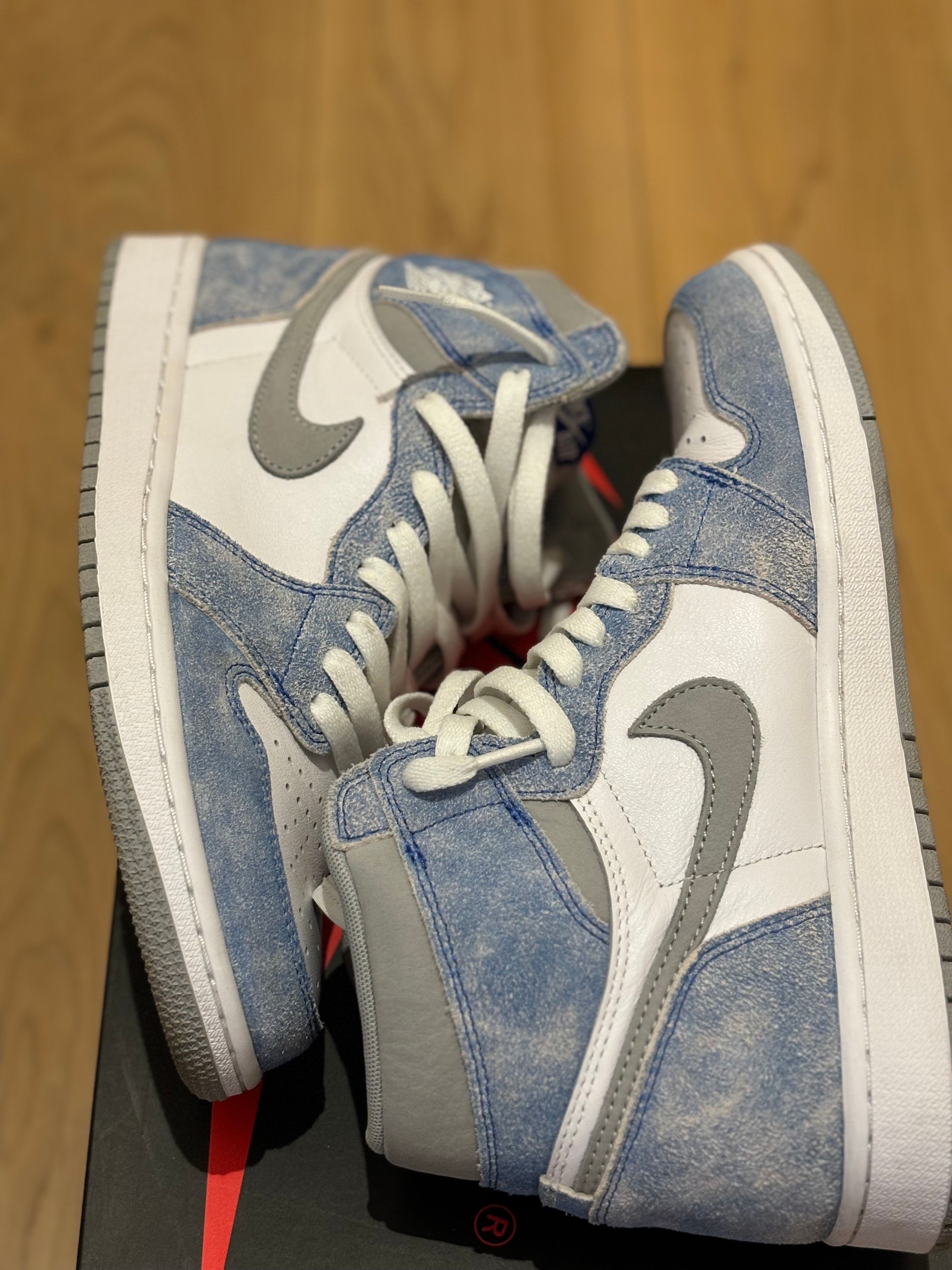 Nike Air Jordan 1 High OG "Hyper Royal"