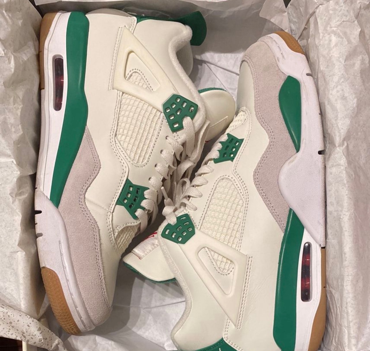 Nike SB × Air Jordan 4 Retro SP "Pine Green"