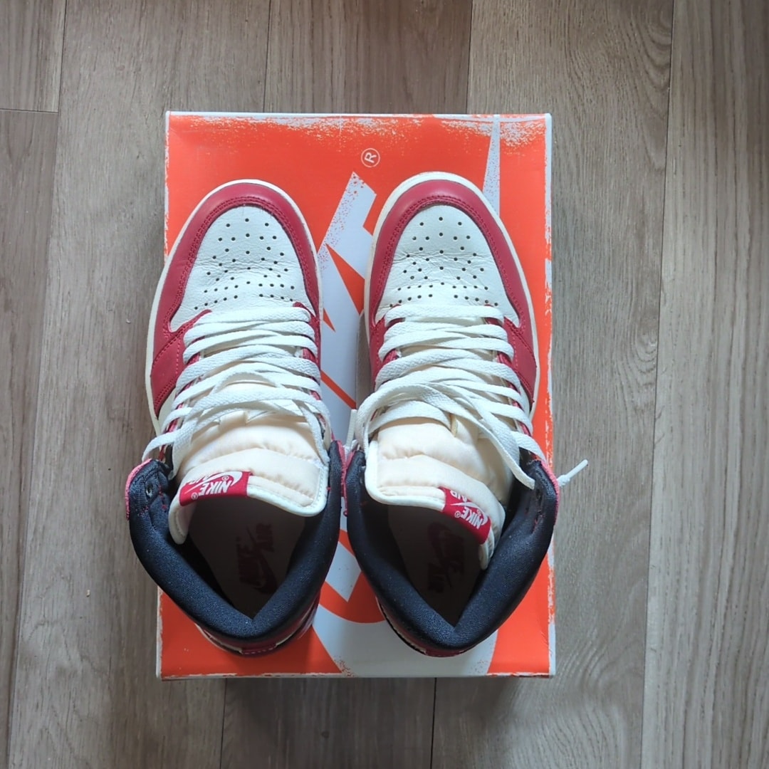 Nike Air Jordan 1 High OG "Lost & Found/Chicago"