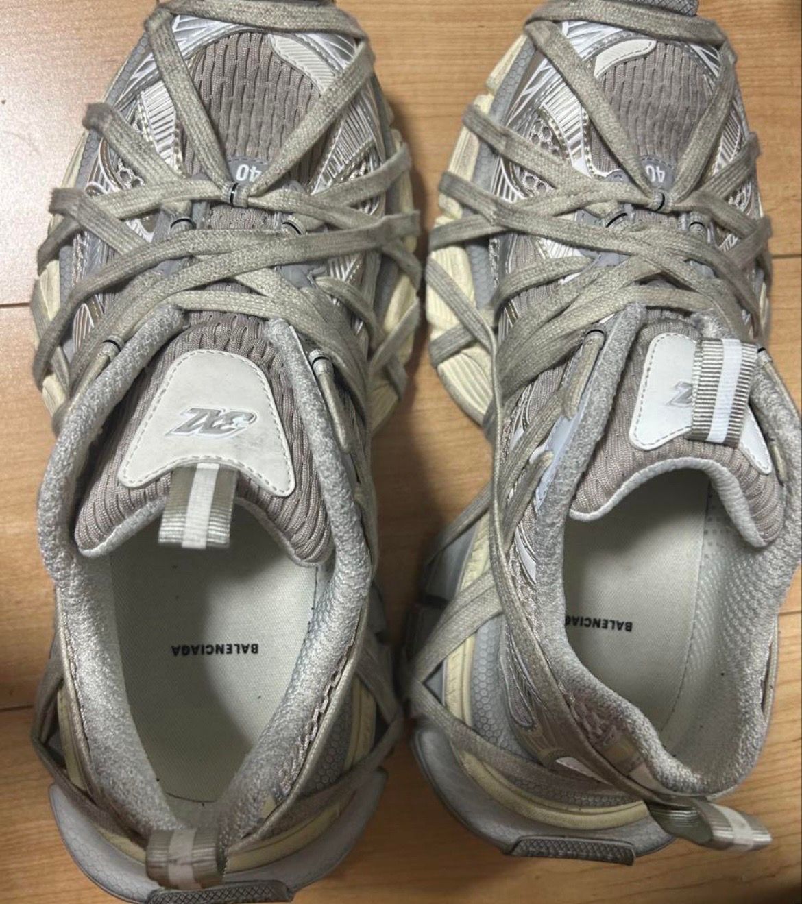 バレンシアガ ウィメンズ 3XL エクストリーム レース スニーカー "ライトベージュ"