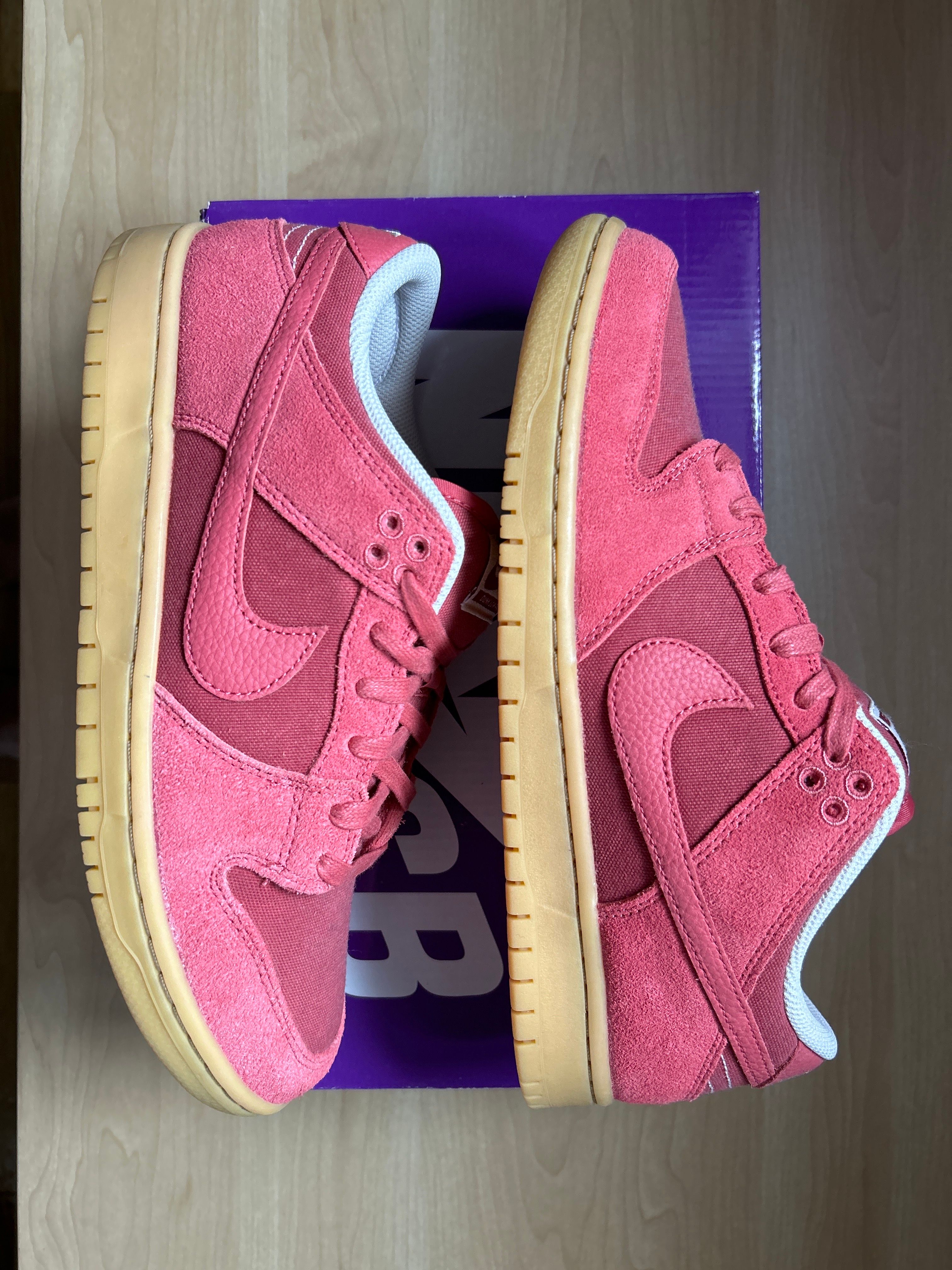 Nike SB Dunk Low "Adobe"