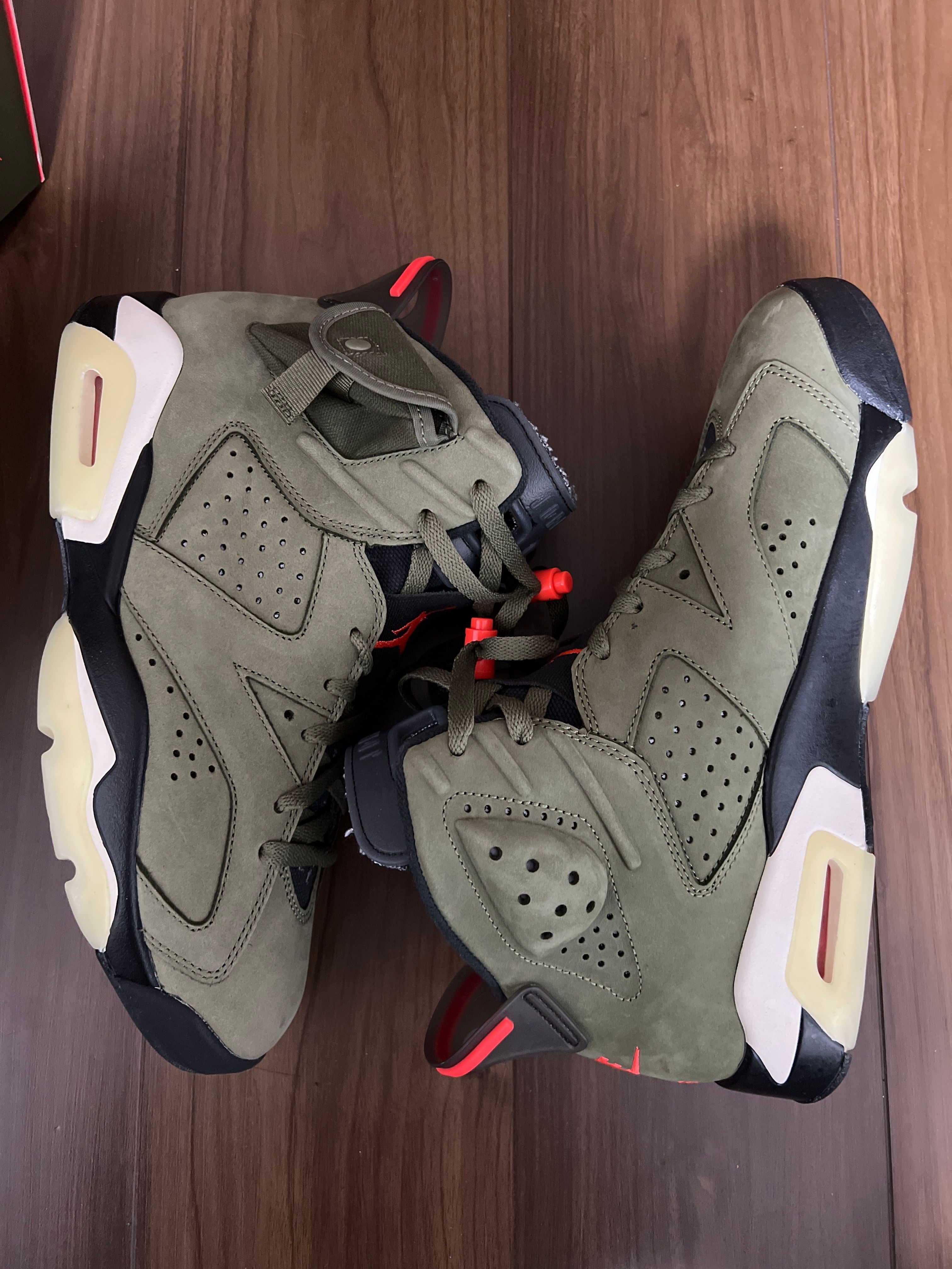 Travis Scott × Nike Air Jordan 6 Retro "Medium Olive"