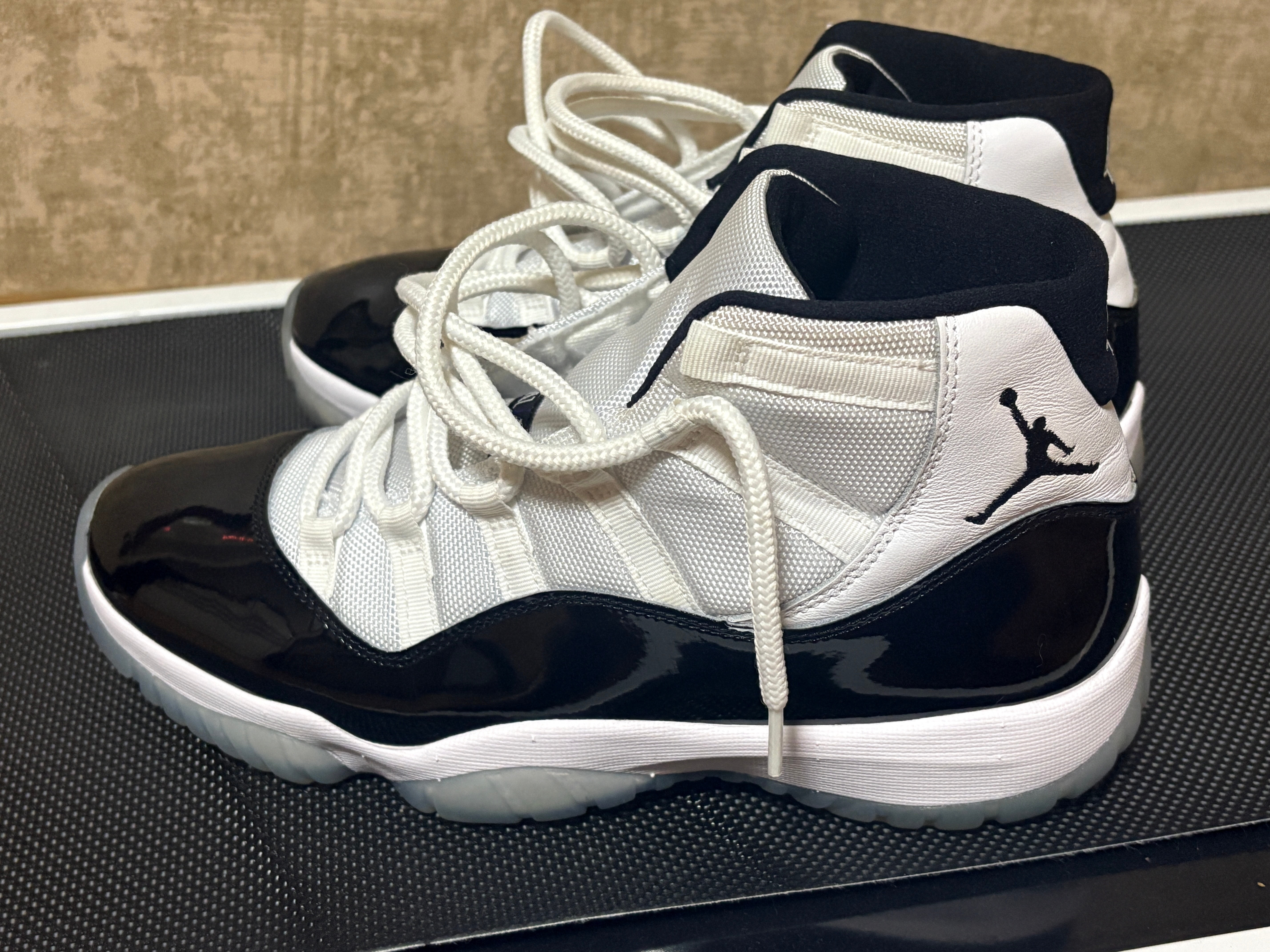 ナイキ エアジョーダン11 レトロ "コンコルド" (2018)