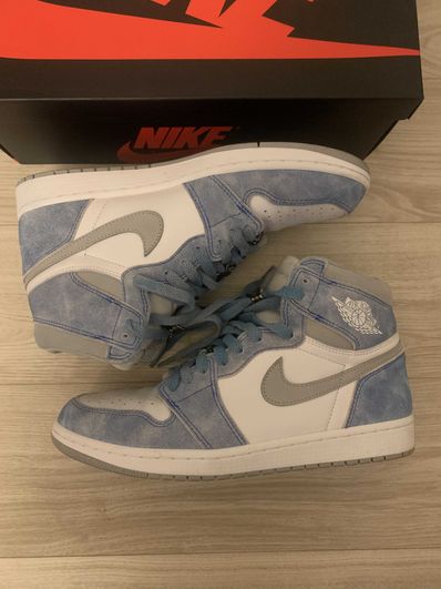 Nike Air Jordan 1 High OG "Hyper Royal"