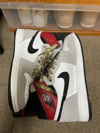 Nike Air Jordan 1 High OG "White/Black/Light Smoke Grey"