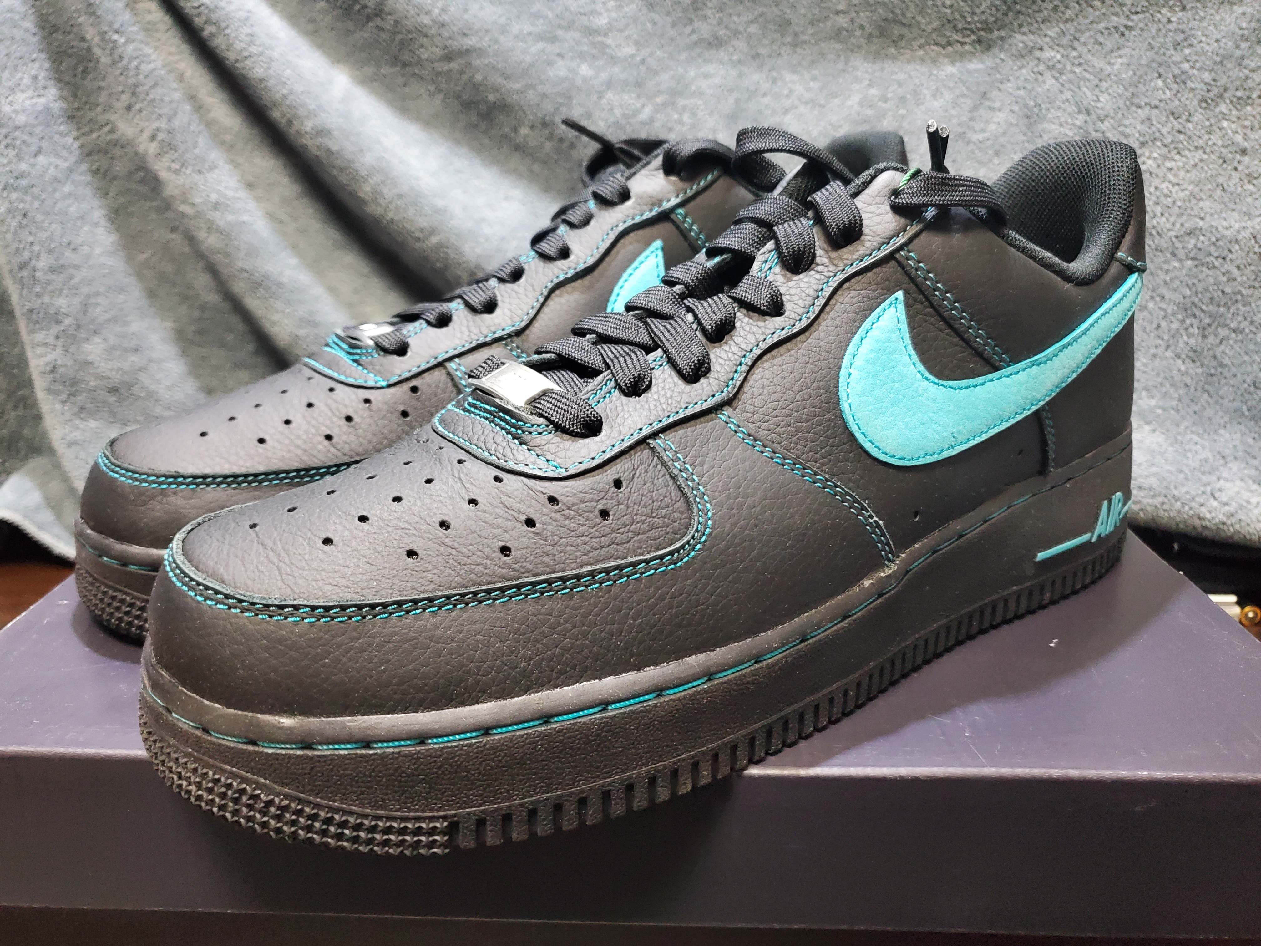 Nike Air Force 1 Low "Black Tiffany"