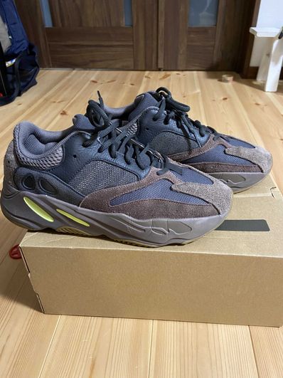 YEEZY BOOST 700 WAVE RUNNER DARK GREY