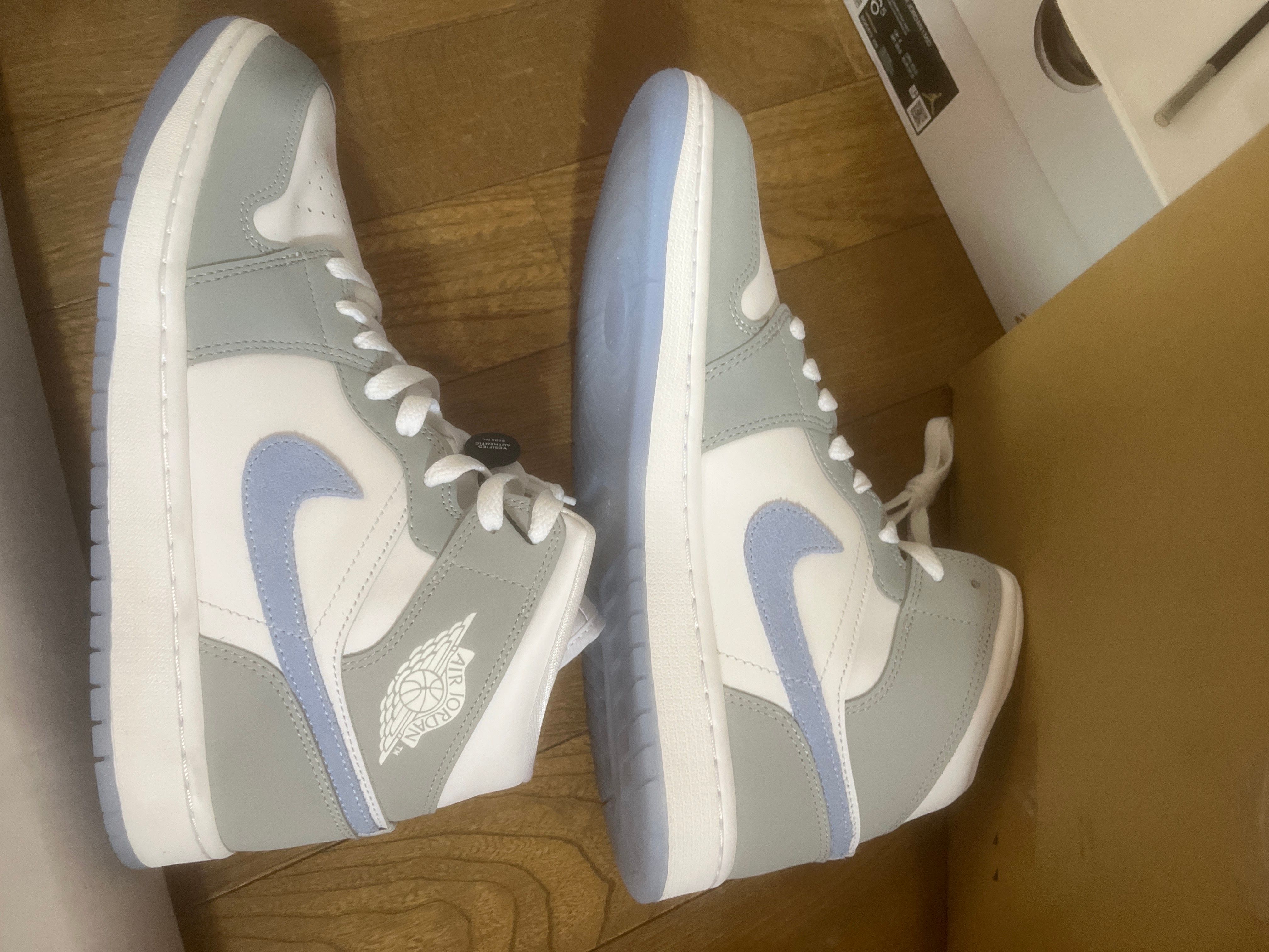 Nike Women's Air Jordan 1 Mid "Wolf Grey"