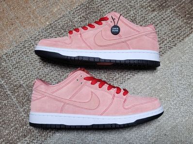Nike SB Dunk Low "Pink Pig"