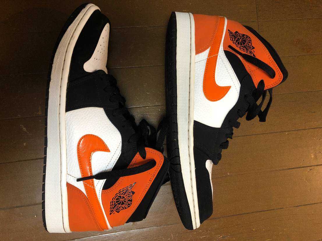 NIKE AIR JORDAN 1 MID "SHATTERED BACKBOARD"