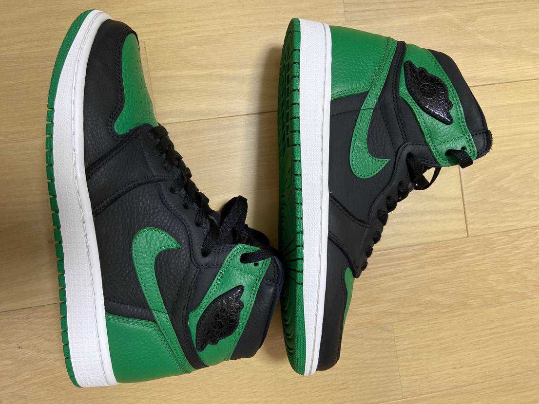 Nike Air Jordan 1 Retro High OG "Black/Pine Green" (2020)