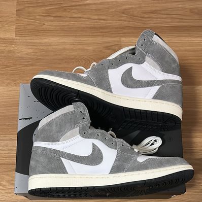 Nike Air Jordan 1 Retro High OG "Black and Smoke Grey"
