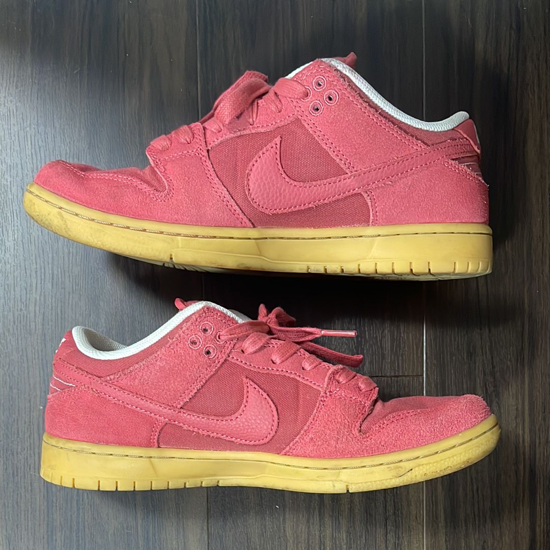 Nike SB Dunk Low "Adobe"