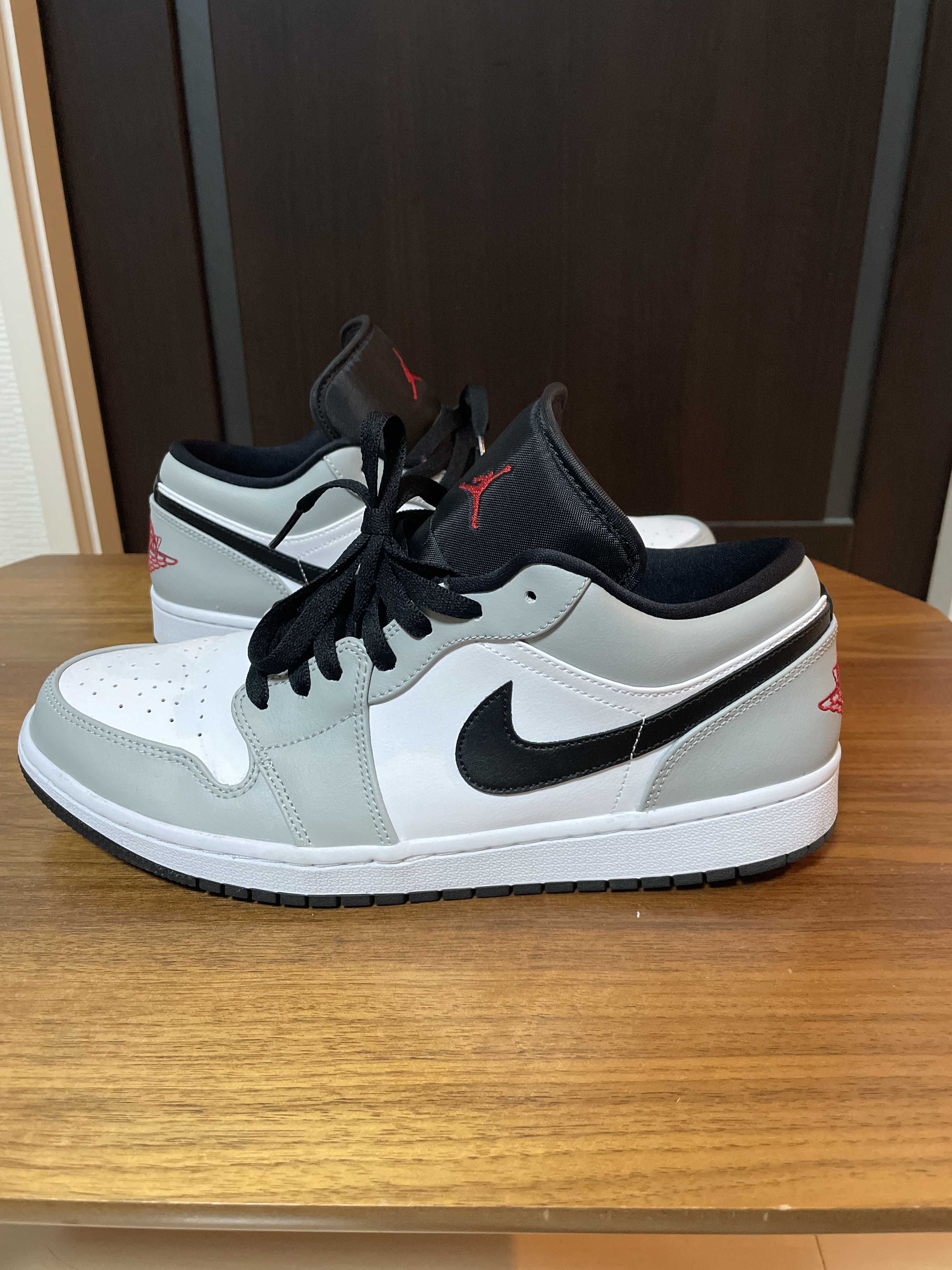NIKE AIR JORDAN 1 LOW "LIGHT SMOKE GREY"
