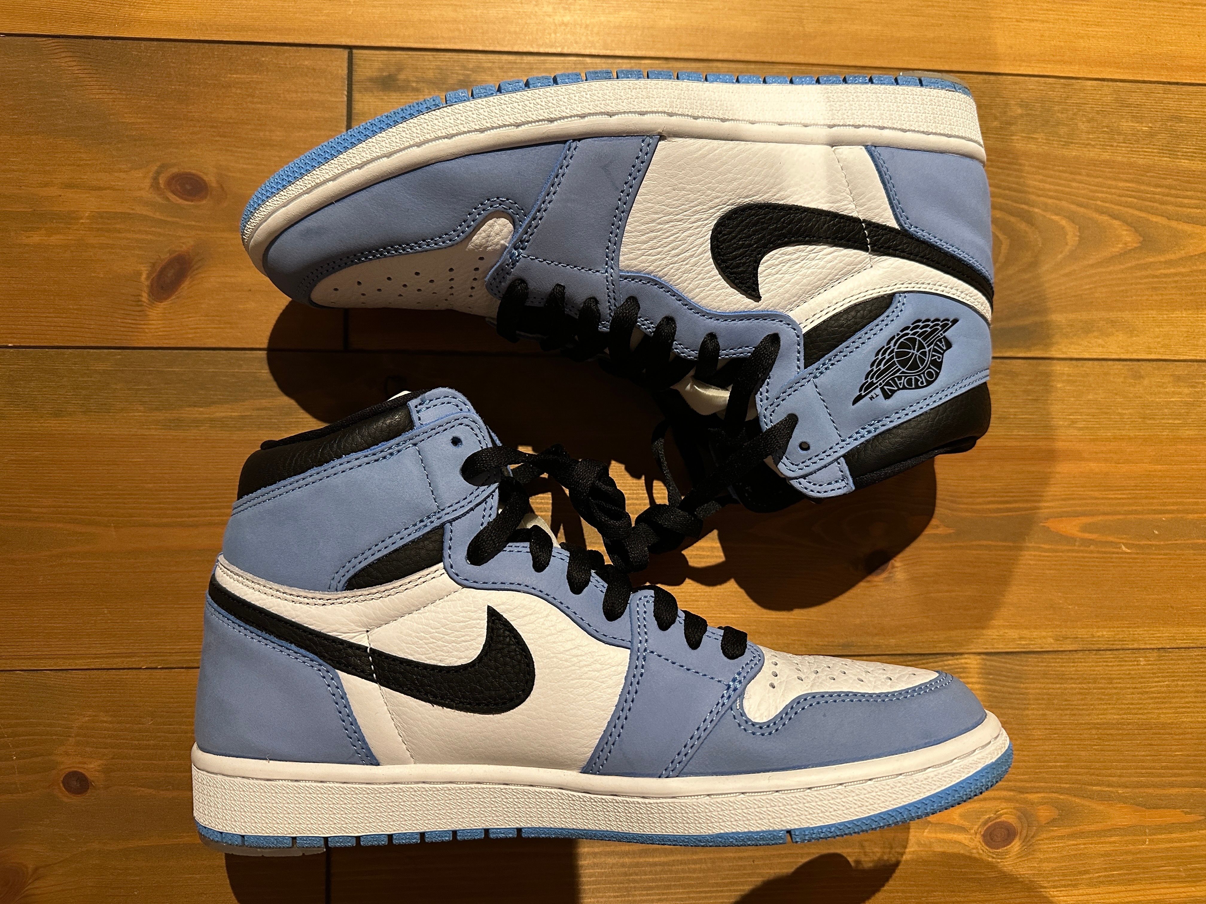 Nike Air Jordan 1 High OG "University Blue"