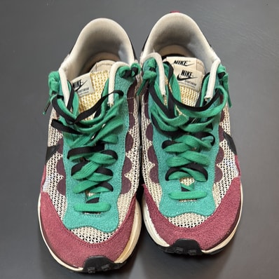 sacai × Nike Vapor Waffle "String/Red/Green"