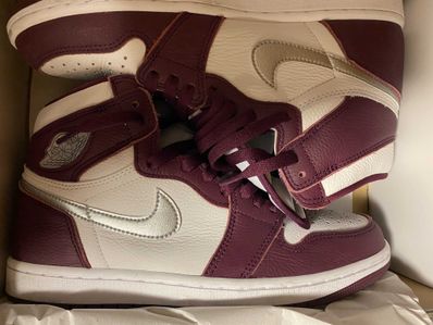 Nike Air Jordan 1 High OG "Bordeaux"