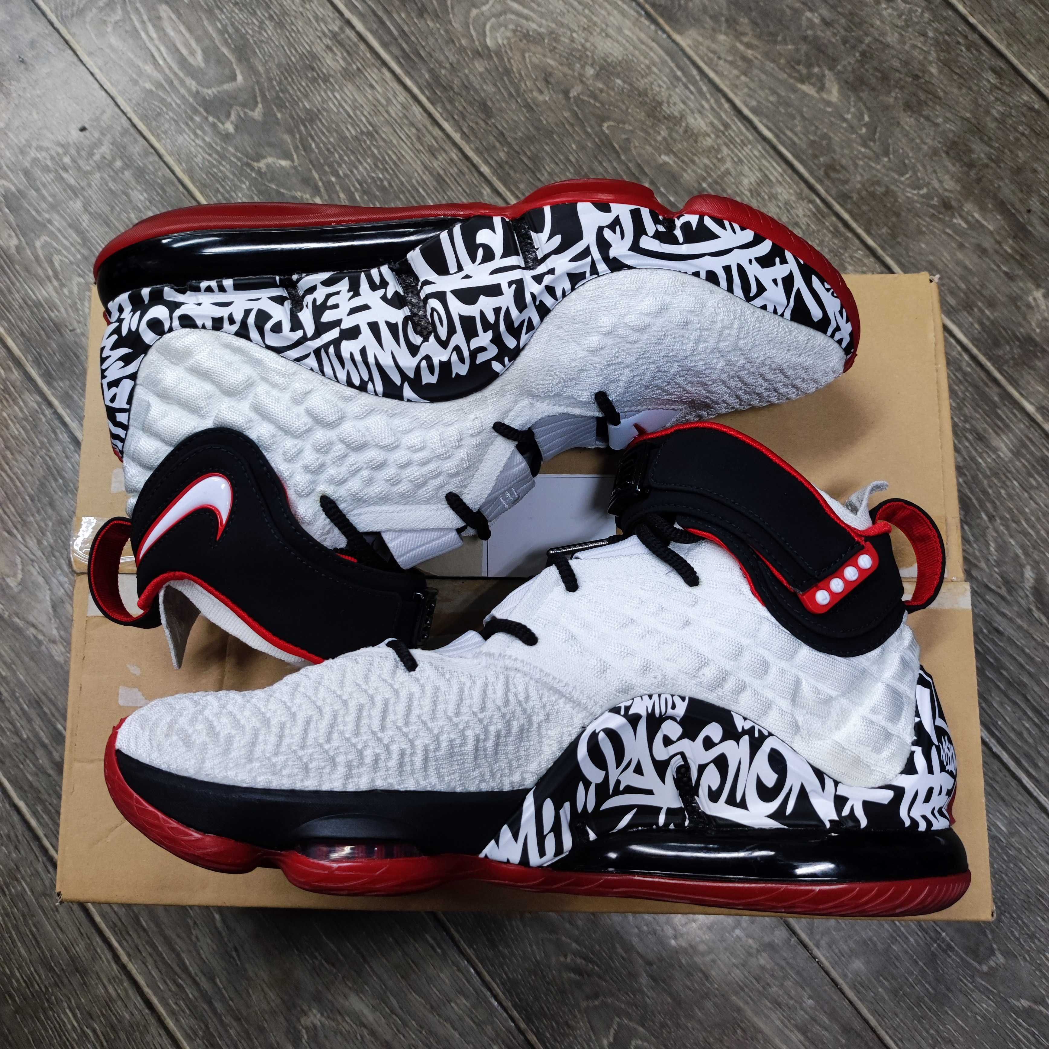 Nike Lebron 17 "Graffiti"