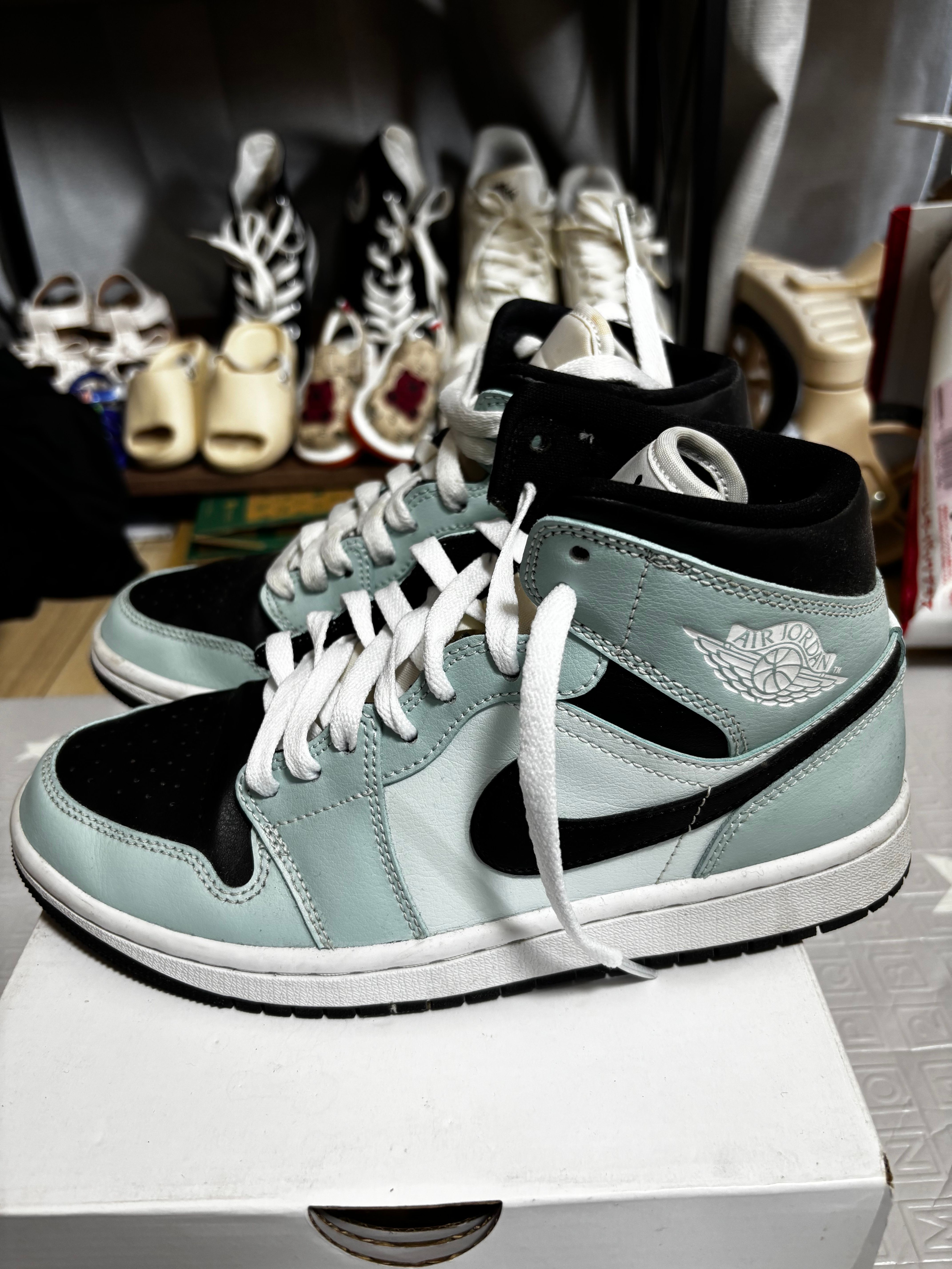 NIKE Women's AIR JORDAN 1 MID "AQUA BLUE"