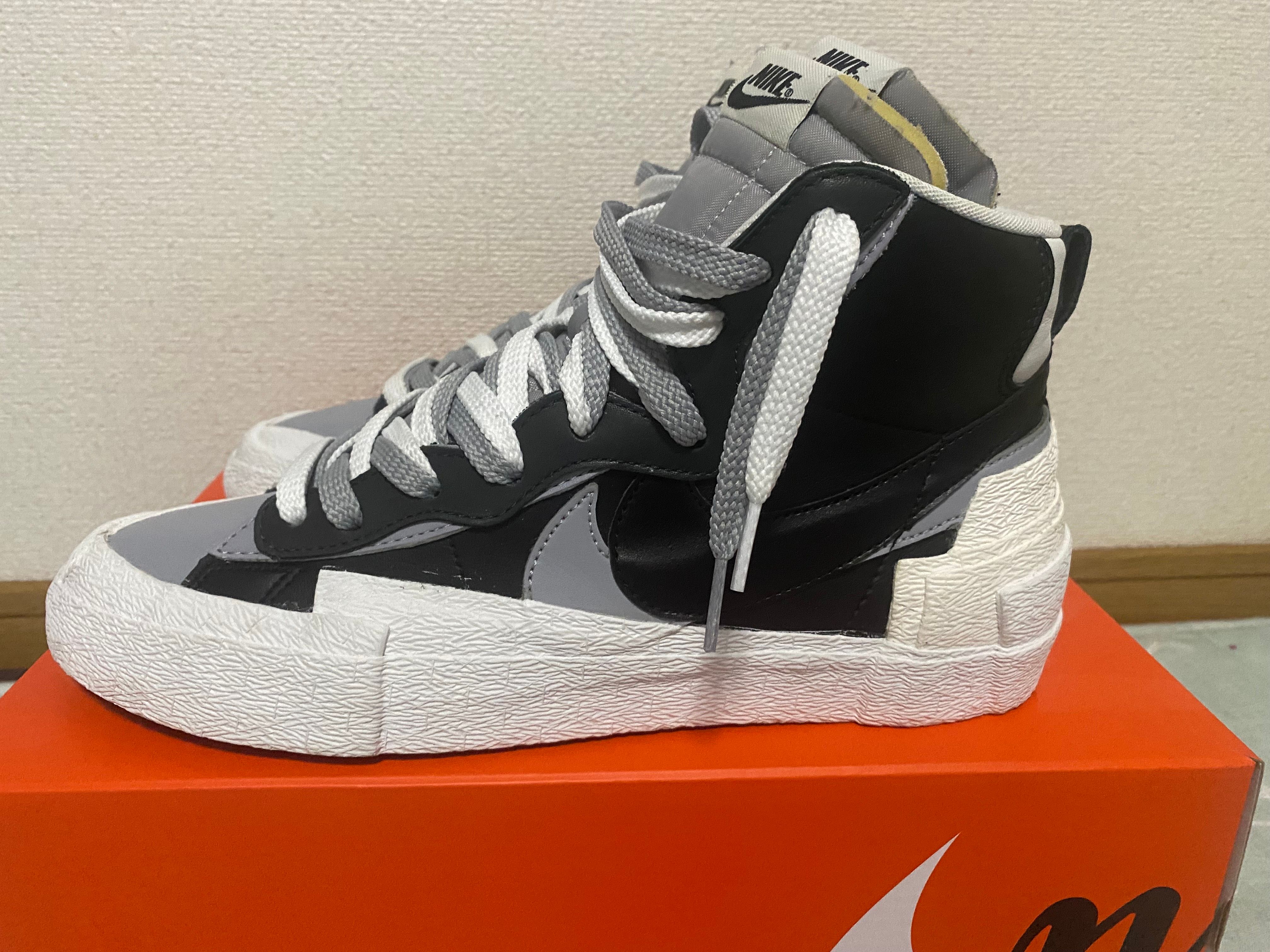 sacai × NIKE BLAZER MID "BLACK/WOLF GREY/WHITE"