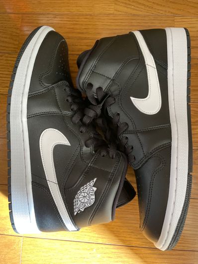 NIKE Women's AIR JORDAN 1 MID "BLACK/WHITE"
