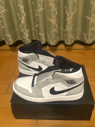 Nike Air Jordan 1 Mid "Light Smoke Grey/White/Black"