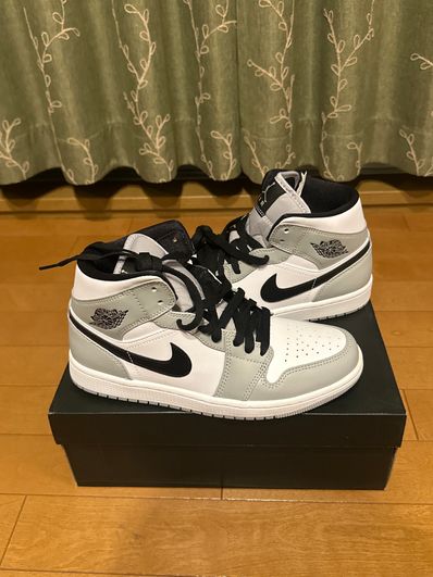 Nike Air Jordan 1 Mid "Light Smoke Grey/White/Black"
