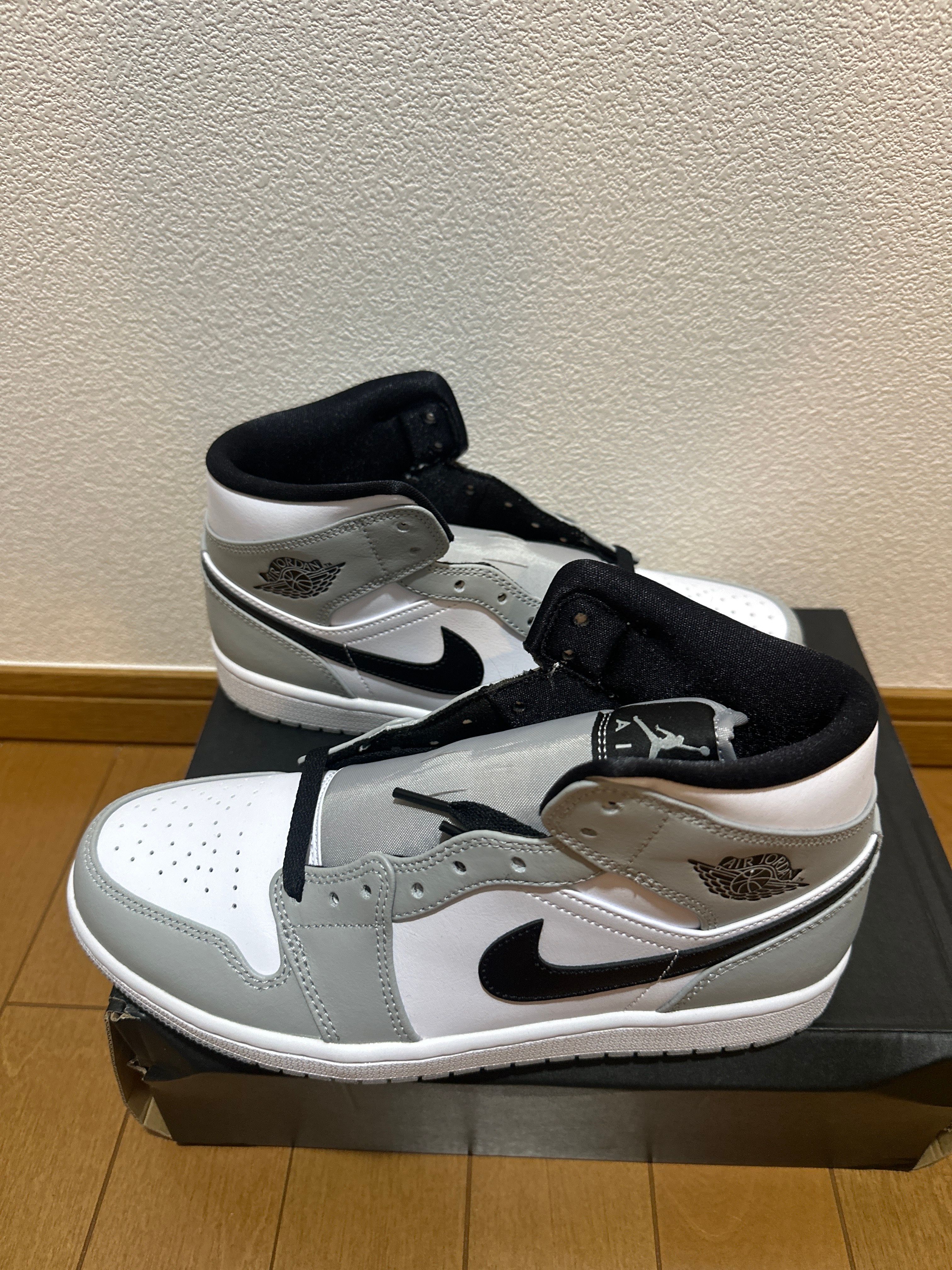 Nike Air Jordan 1 Mid "Light Smoke Grey/White/Black"