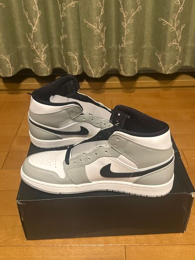 Nike Air Jordan 1 Mid "Light Smoke Grey/White/Black"