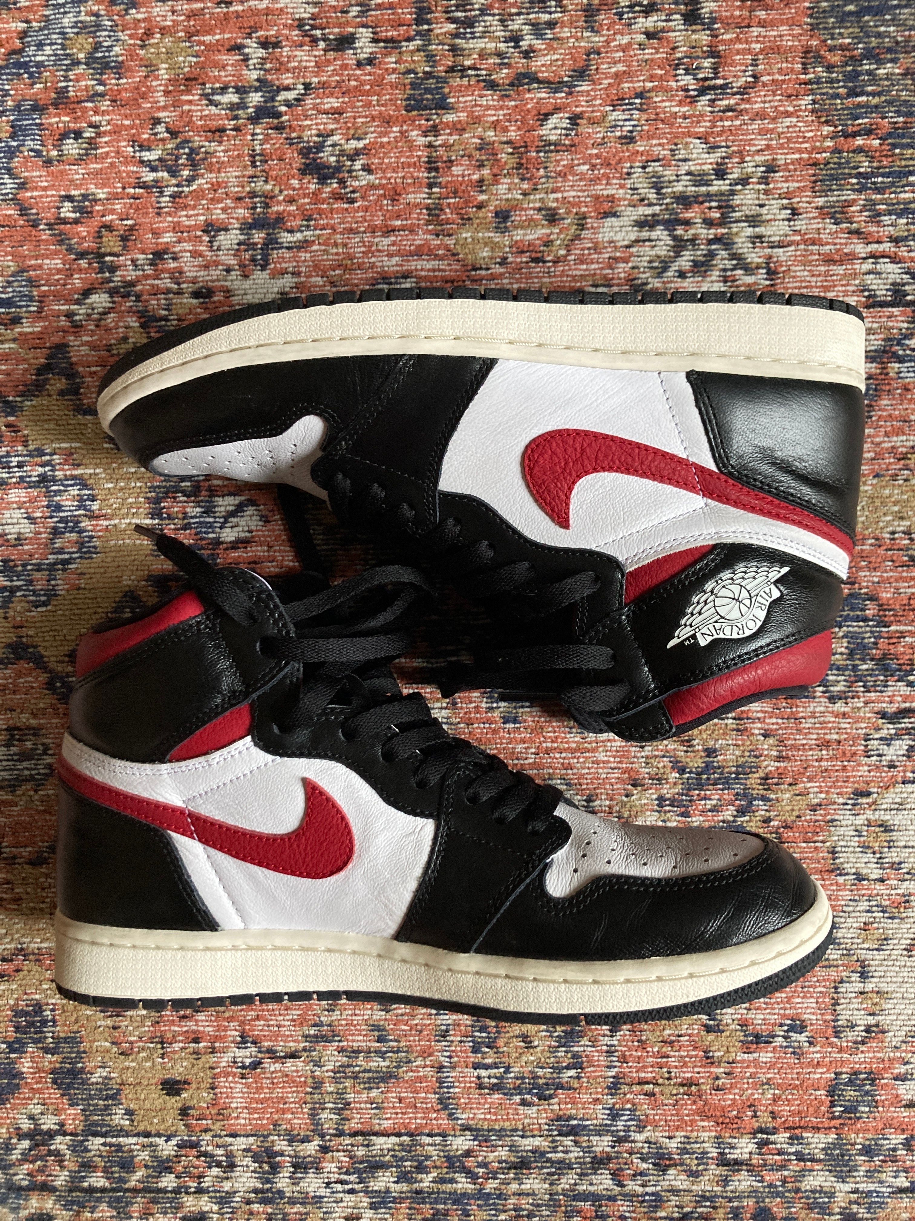 Nike Air Jordan 1 Retro High "Black/White/Sail/Gym Red"