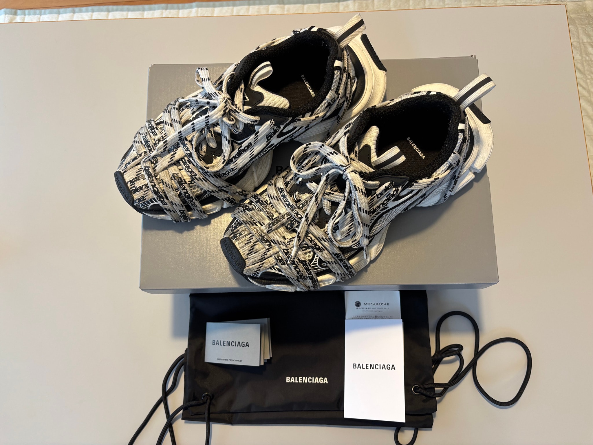 BALENCIAGA 3XL Extreme Laces Logo Sneaker "White/Black"